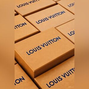 💙LUXURY BOX OR DUST BAG💙